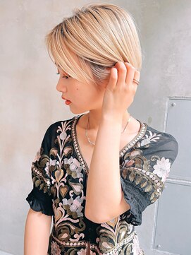 ロジッタ(ROJITHA) 【ROJITHA表参道原宿】クリアブロンド×大人耳かけショート