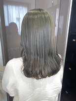 クエ(QUE) オリーブベージュ/ブリーチなし/透明感カラー/韓国ヘア/横浜