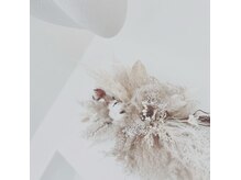 ルアナ(luana)の雰囲気（白を基調とした幻想的な店内○。）