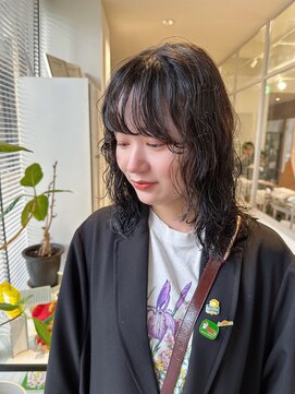 ツナグ(tsunagu) ミディアムレイヤー×パーマ