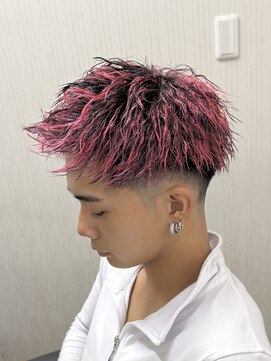 ヘアーグランデシーク(Hair Grande Seeek) ツイストパーマピンクメッシュジェットモヒカン