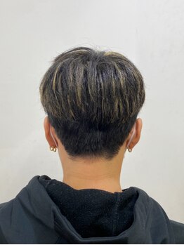 【東武練馬駅徒歩1分】ハイライトやインナーカラーでデザイン重視のカラーも楽しめる♪貴方の理想の髪色へ