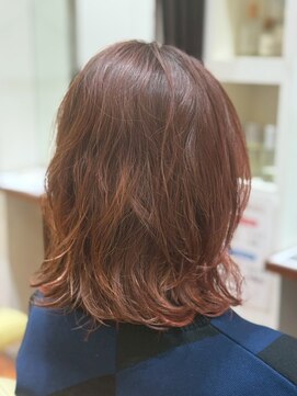 大人可愛い無造作くびれ外ハネこなれミディ