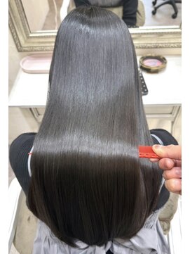 リルアーチ(Lillarch) 似合わせカット/髪質改善/TOKIO/イルミナカラー/大人女性/韓国風