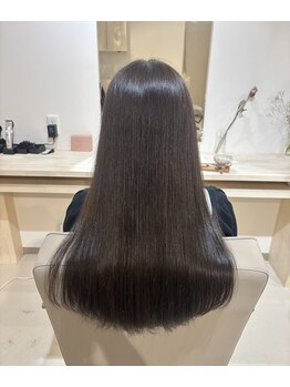 リリー(Lily.)の写真/Lily.でもご自宅でも同じような仕上がりになるようなカットとスタイリングやケア方法をお伝え...