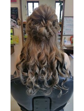 ウィット アンド ラファム Wit &La Famme ルーズ編み込みをハーフアップで