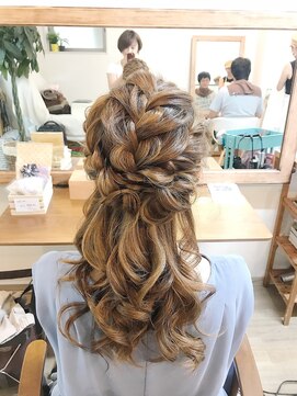 ロカット サロン(Roquat Salon) もこもこハーフアップアレンジ【ヘアアレンジ　立川/立川南/袴】