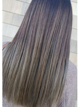 シエリヘアーデザイン(SIERI HAIR DESIGN) 《　SIERI　》　クールなアッシュグレイカラー