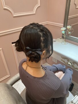 グルーヴ グルーヴ フェエリー(groove groove feerie) あみかちゅツインおだんごヘア 【新宿歌舞伎町ヘアメ】