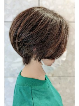 ヴィラ 川西店(Villa) 大人可愛い切りっぱなしひし形レイヤーカットモカベージュ