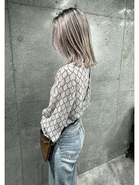 アコ(Aco) ★プラチナホワイトベージュのバレイヤージュ★