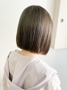 ヒビヲ(HIBIO) ショートボブ切りっぱなしボブショートカットショートヘア横浜