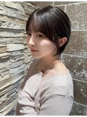 横顔美人のショートボブ