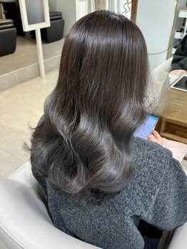 スペックホルダーミミ(Spec Holder mimi)の写真/リピート率90％以上！小顔を叶える独自の『黄金比率カット』でバランスの良いシルエットを創ります！