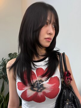 ユエン(uyen) 【NANA】レイヤーカット/黒髪カラー/韓国風