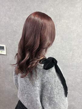 ピンクベージュ