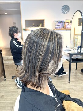 クート 北浦和(ku-to) 黒髪ハイライト