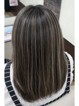 アール ヘアーアンドメイク 妻田店(R Hair&Make) 白髪ぼかし