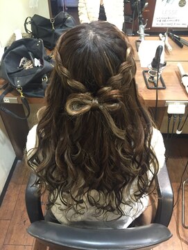 ブランシスヘアー(Bulansis Hair) ざっくり編み込みリボンの巻きおろし