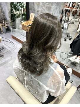 エッセ 大阪梅田茶屋町店(esse) オリーブカラー