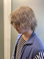 エル(EL by green) 《tomi》ホワイトブロンド×波巻きパーマ