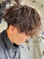 フゥ 宇都宮(FeU)&nbsp;波巻きパーマセンターパートツイストパーマメンズマッシュパーマ