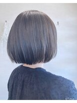 ナウラ(Naurra)&nbsp;ボブスタイル×オリーブグレージュ