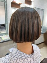 プライマル(Primal)&nbsp;白髪ぼかし×ハイライト効果 ☆ 大人ミニボブ