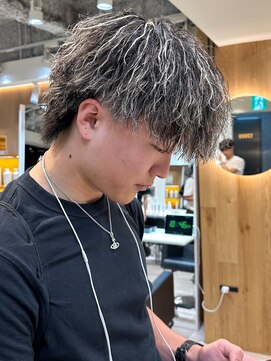 ルースト 渋谷店(ROOST) 縦落ちツイスパ×白金ハイライト
