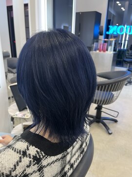 クオン 伊勢崎(QUON.) ウルフ/寒色カラー