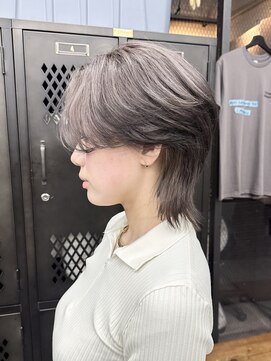 ギークス(GEEKS) 【GEEKS渋谷】センターパートウルフ/エンドカラー/シルバー/韓国