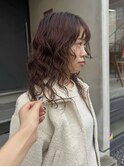 大人可愛いミディアムパーマレイヤーカット