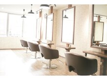 ハピヘアー(Hapi hair)の雰囲気（北24駅近の好立地！明るく広い店内で居心地の良い空間です♪）