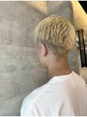 ブロンド＋ショートスタイル