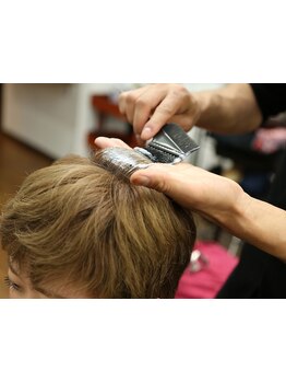 肌が敏感な方やハリ・コシが欲しい方にオススメのヘナカラー★目立ち始めた白髪もオシャレにカラーリング。