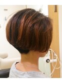 ツーセクションショートボブ　