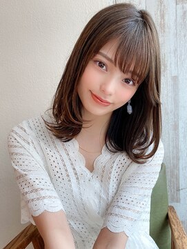 アフロート ディル(AFLOAT D'L) 大人かわいい ヨシンモリ グレーべージュ 外ハネ くびれヘア