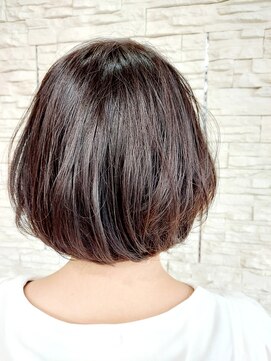 ラカレテラ(la carretera) 丸さのある女の子らしいボブ