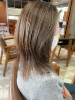 バブ バイネオリーブ(Bab by neolive)&nbsp;白髪ぼかしハイライト☆ナチュラルウルフ　イメチェン