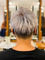 ルービック 和歌山(Rubik's)&nbsp;ワイルドツーブロック刈り上げホワイトブリーチ