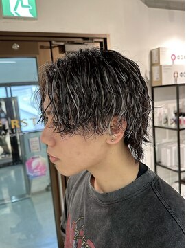 コワファーストナガサキシャンプーボーイ(COIFF1RST NAGASAKI SHAMPOO BOY) ソフトツイスト　ハイライト　長崎