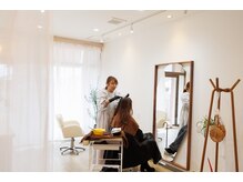 フラッフィーヘアー(FLUFFY hair)の雰囲気（毛髪に残留する余分な薬剤を徹底的に取り除く薬剤除去付き）