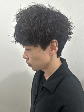 ヒュイル バイ ニアウ(Hwyl by Niau) メンズマッシュパーマシャドウパーマスパイラルパーマ