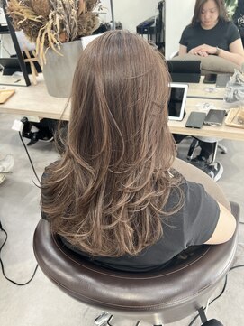 ベルム(Belme) 韓国風イメチェングレーベージュレイヤーロング似合わせカット