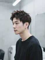 エイチ メンズ(H)&nbsp;センター分けニュアンスパーマ極道パーマフェードマンバンヘア