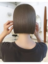 アッシュ 二子玉川店(Ash)&nbsp;20代の方へ髪質改善カラーで作るアッシュブロンドタッセルボブ