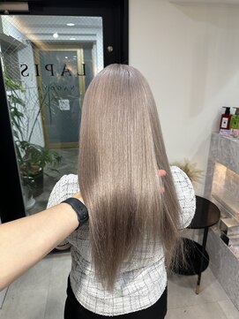 ラピス 名古屋駅前店(Lapis) シルバーグレー