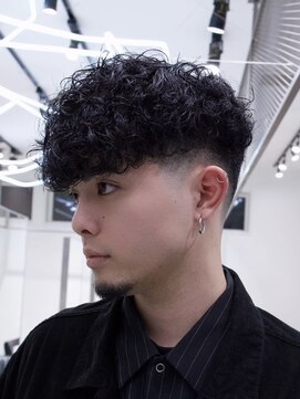 フィフスパーク(fifth PARK) 渋谷スペインカールラルフカール刈り上げ高めツーブロックメンズ