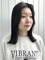 エン(YENN)&nbsp;外ハネ×ぱつっとラインミディアム
