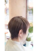 ネス(NESS) ハイライトの入ったベージュカラーなショート262
